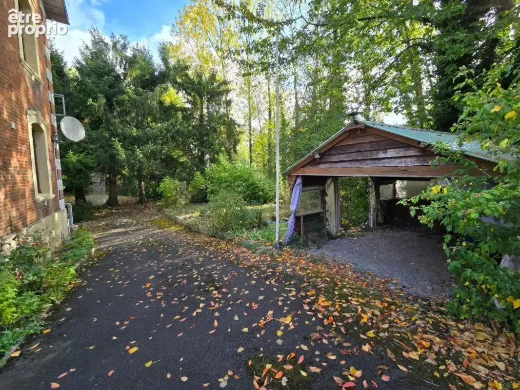 HIRSON (02) -  Vente maison individuelle, avec 3 chambres , garage , cour et terrain  - photo 2