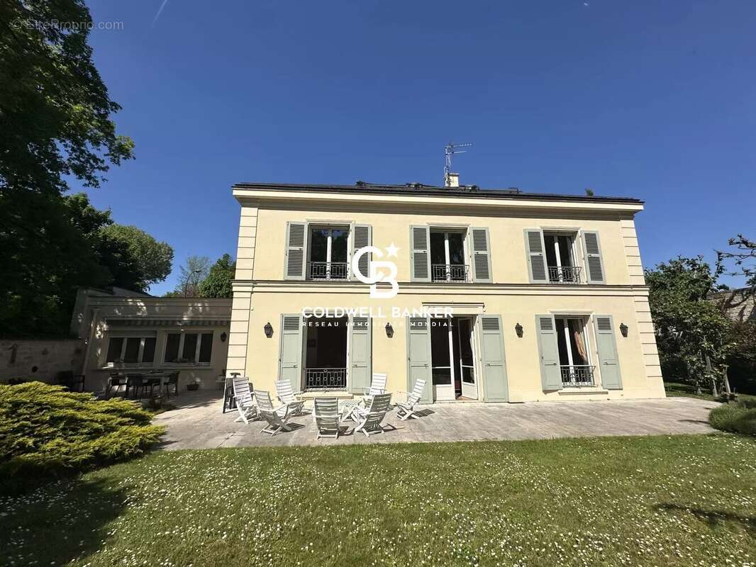 Maison à LE VESINET