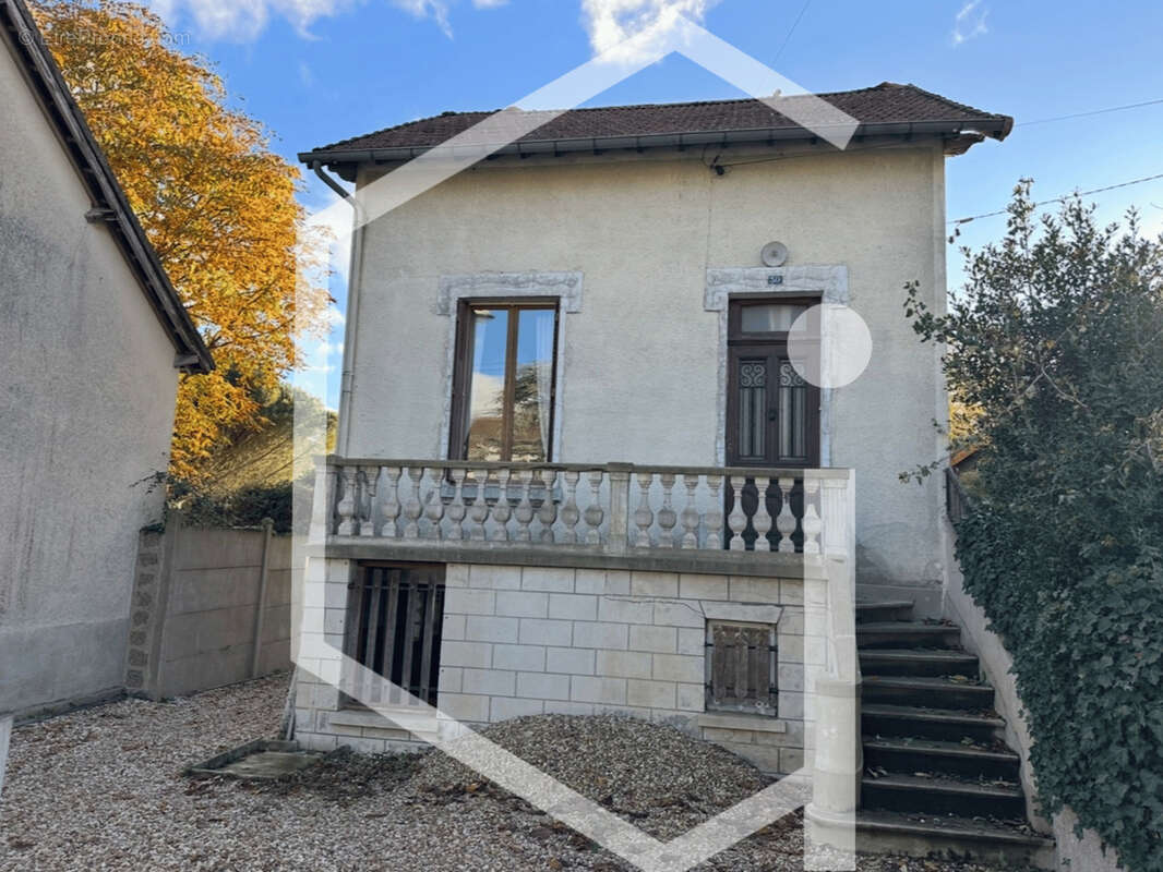 Maison à COSNE-COURS-SUR-LOIRE
