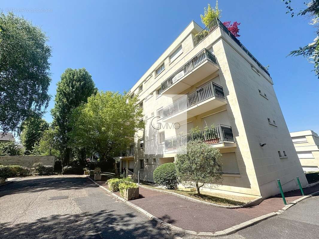 Appartement à L'HAY-LES-ROSES