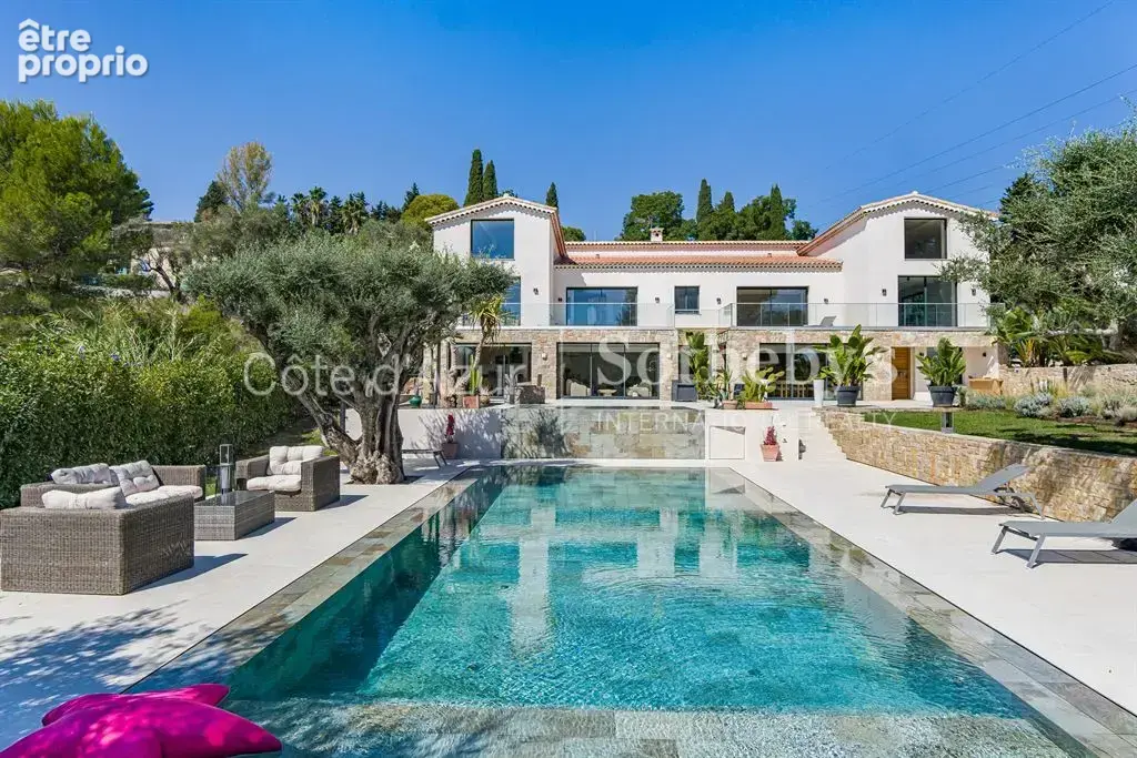 Mougins, propriété familiale rénovée avec piscine, spa et vaste jardin paysager - photo 20