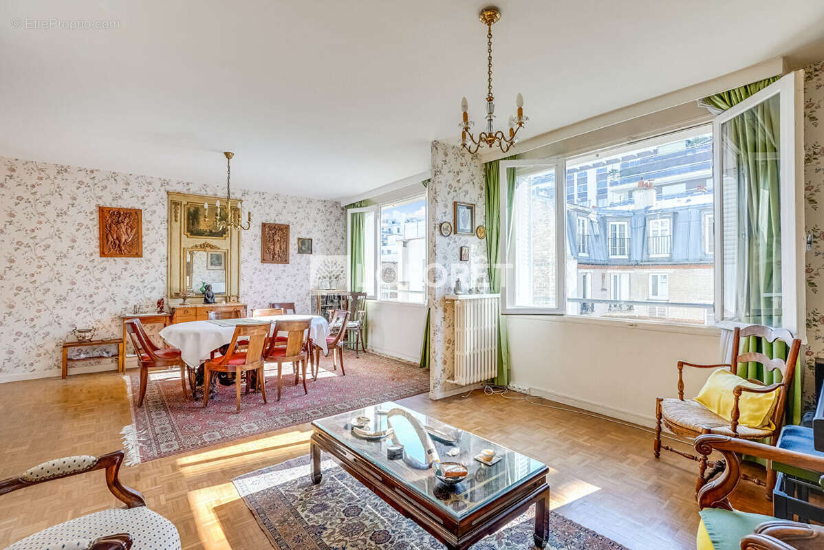 Appartement à PARIS-12E