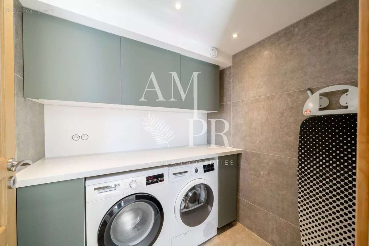 Cannes Californie – Élégance Contemporaine et Vue Mer d’Exception dans un Domaine Privé - photo 31