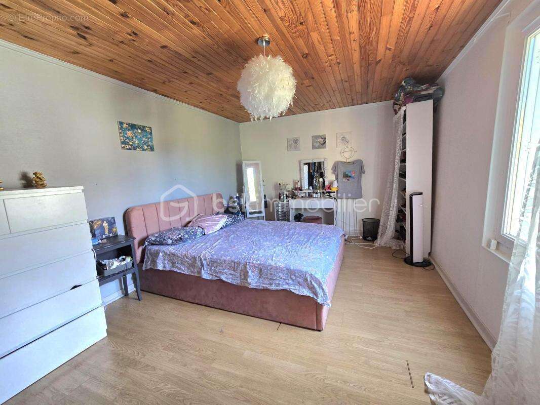 Appartement à PUY-GUILLAUME