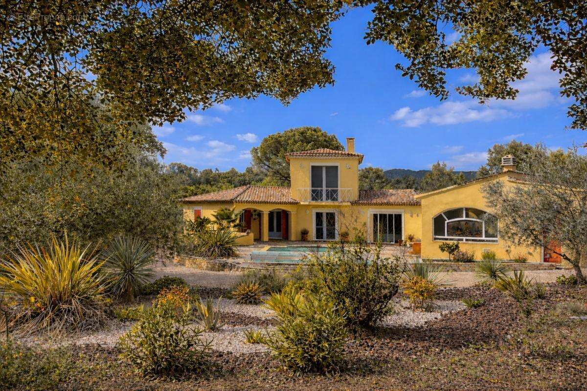 Maison à MEOUNES-LES-MONTRIEUX