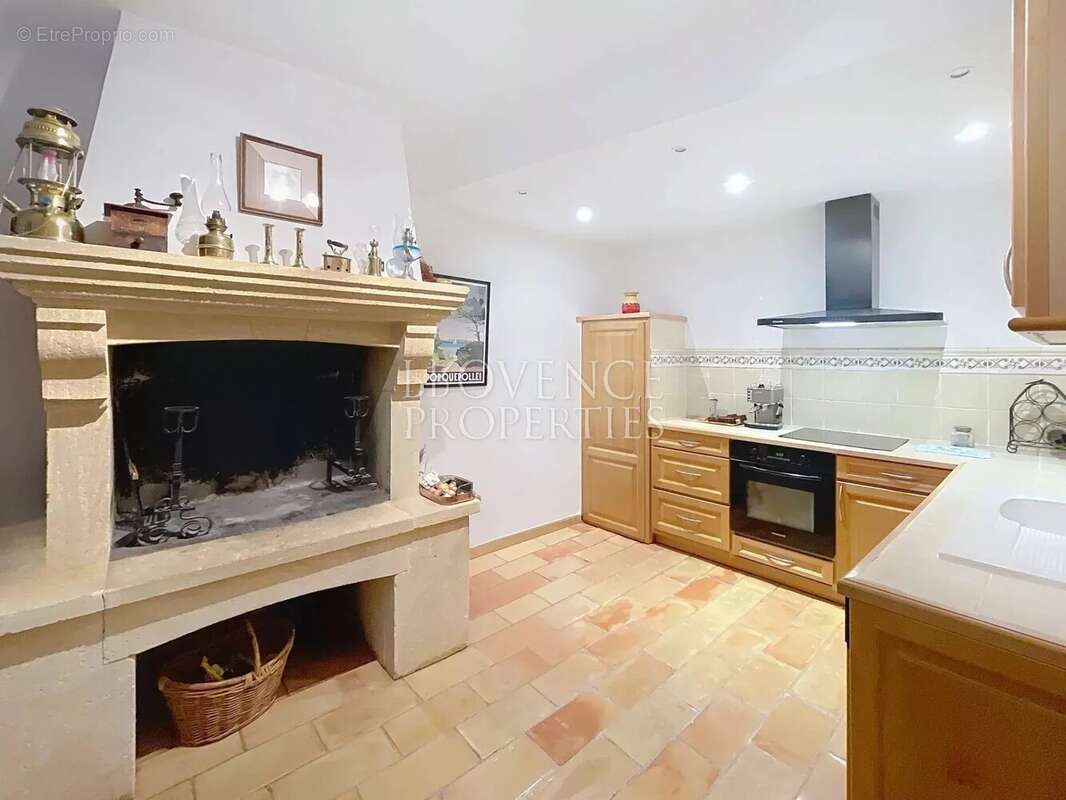 Appartement à SAINT-MAXIMIN-LA-SAINTE-BAUME