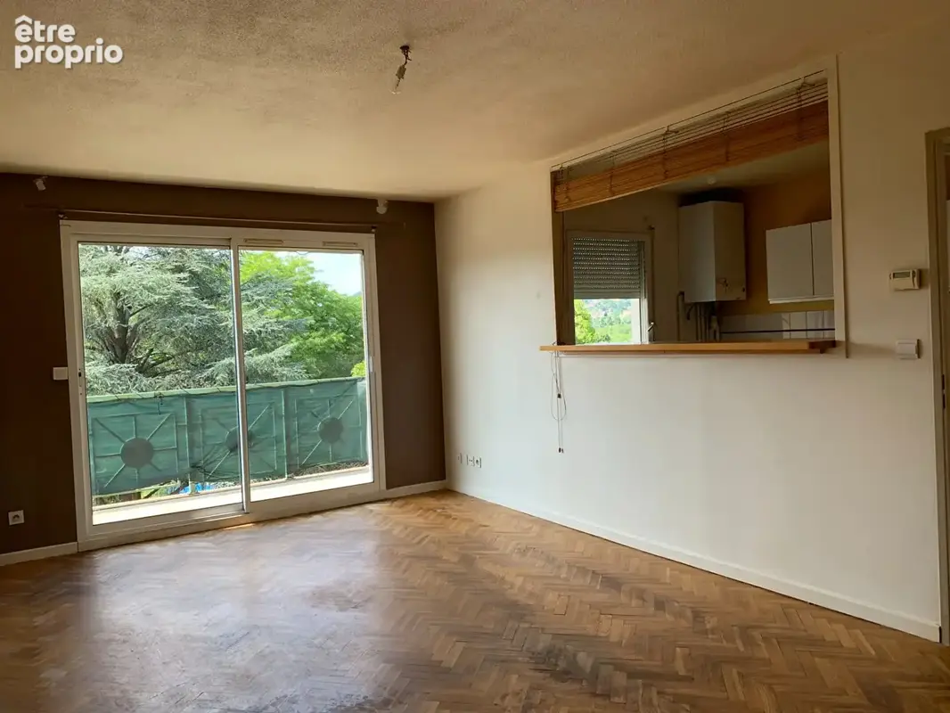 Neuville-sur-saône centre ? t2 de 47,50 m² ? balcon plein sud ? vue dégagée - photo 2