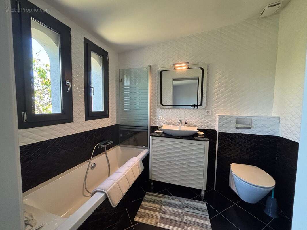 salle de bains suite parentale - Maison à SOREDE