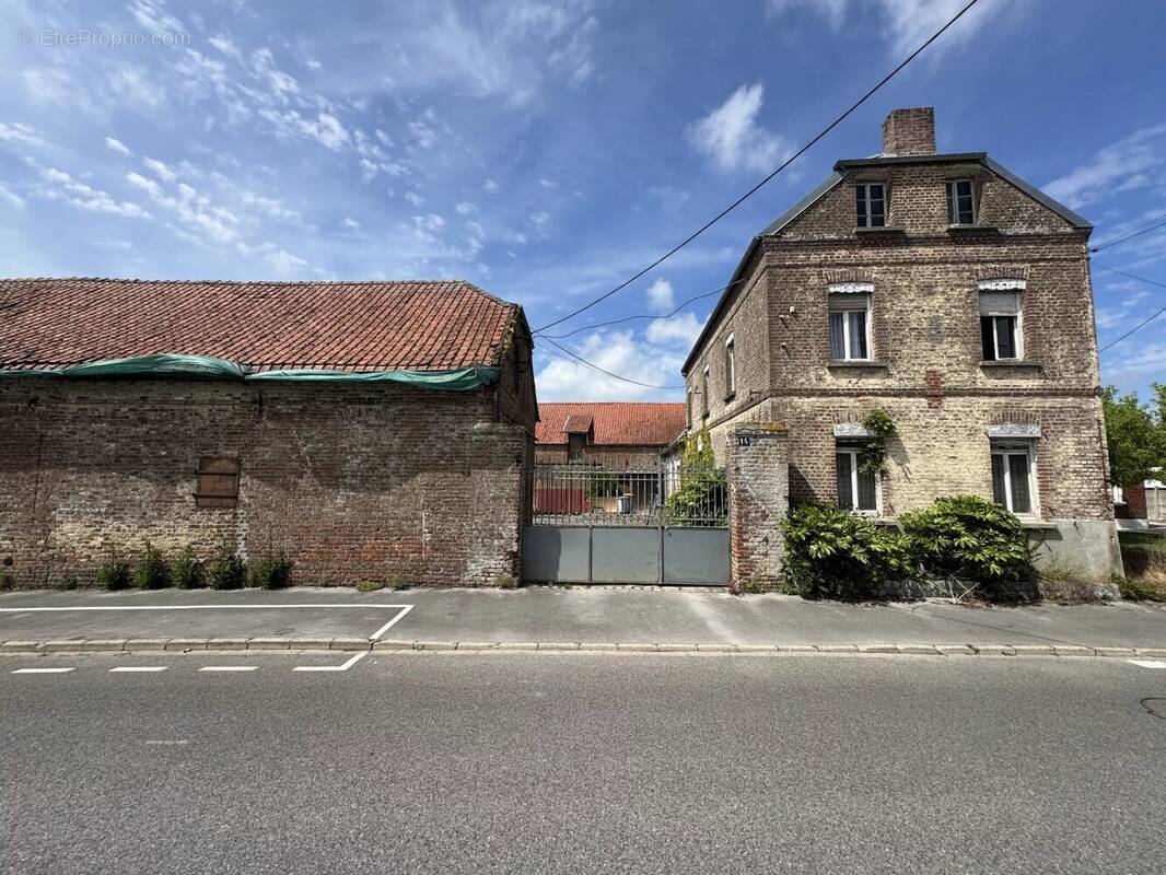 Maison à WALINCOURT-SELVIGNY