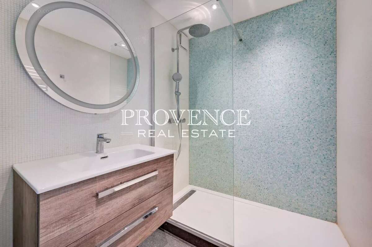 Appartement à MARSEILLE-7E