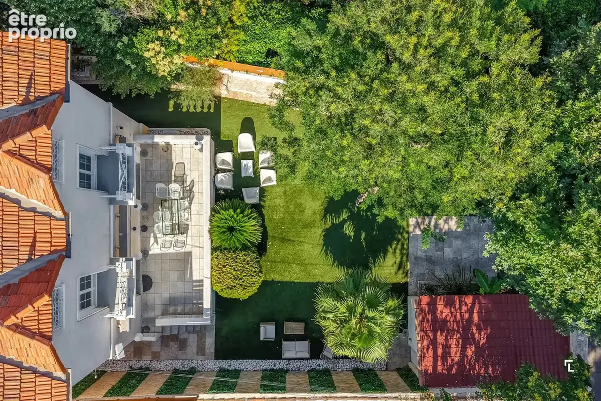 L’INSOUPÇONNÉE - Maison T7 de 325m2 - Jardin - 13008  Carré d'or - photo 2