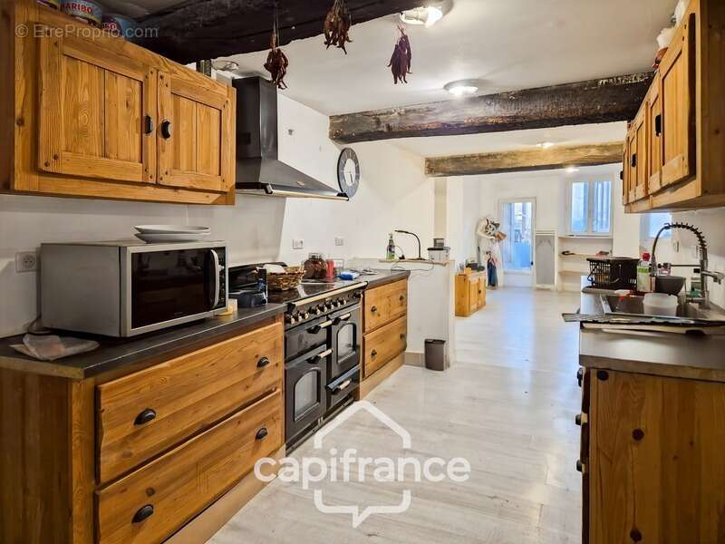 Maison à SAINT-JEAN-D'ANGELY