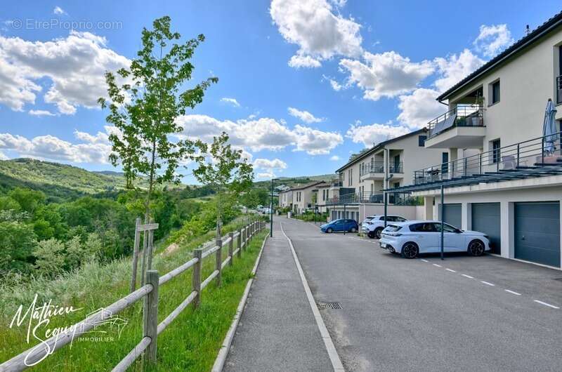 Appartement à THURINS