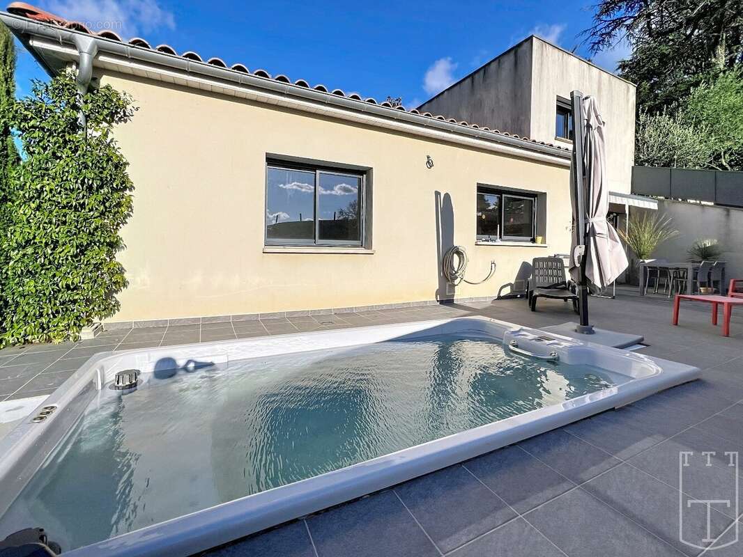 Appartement à AUBENAS