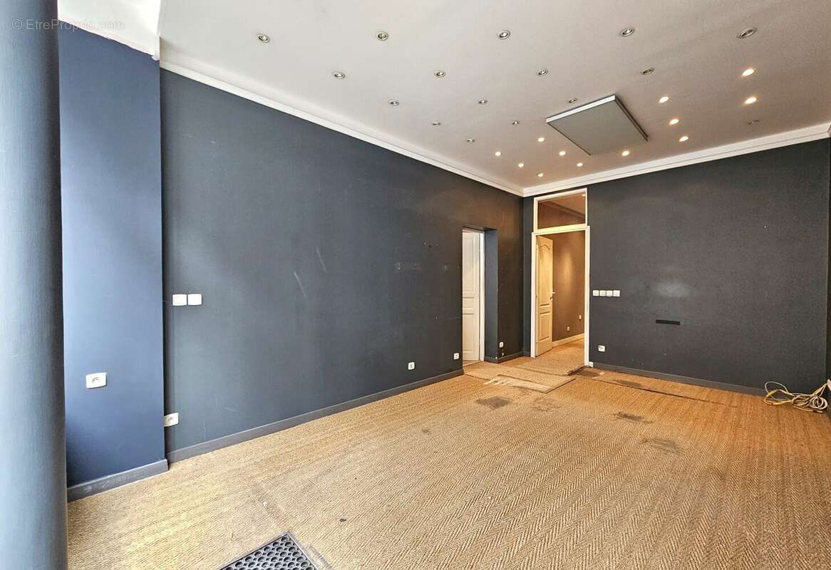 espace vente 1 - Commerce à PARIS-11E