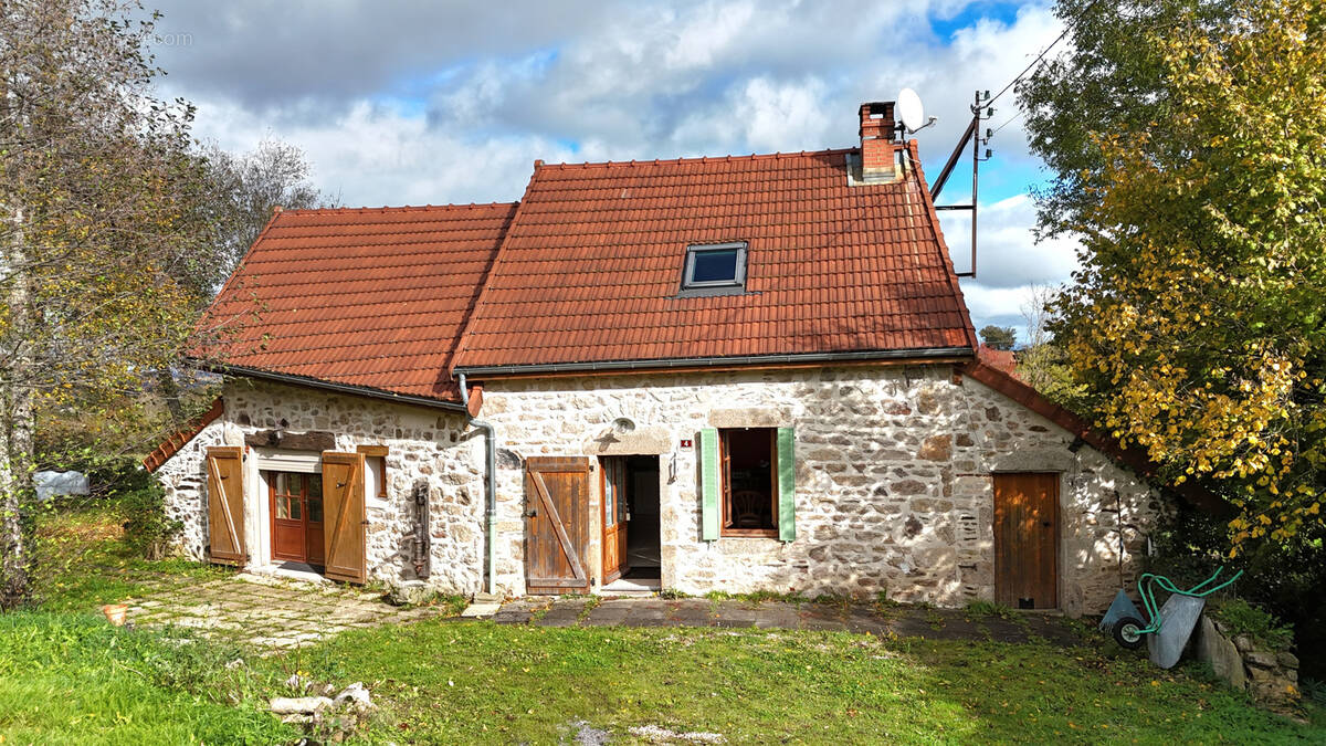 Maison à ECHASSIERES