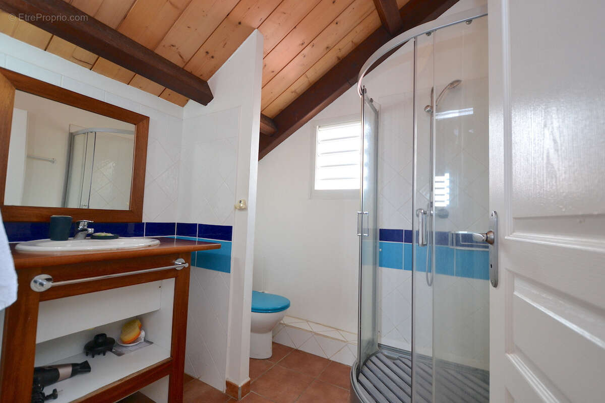 Superbe T3 duplex meublé de 85m2 à Bas du Fort - photo 11