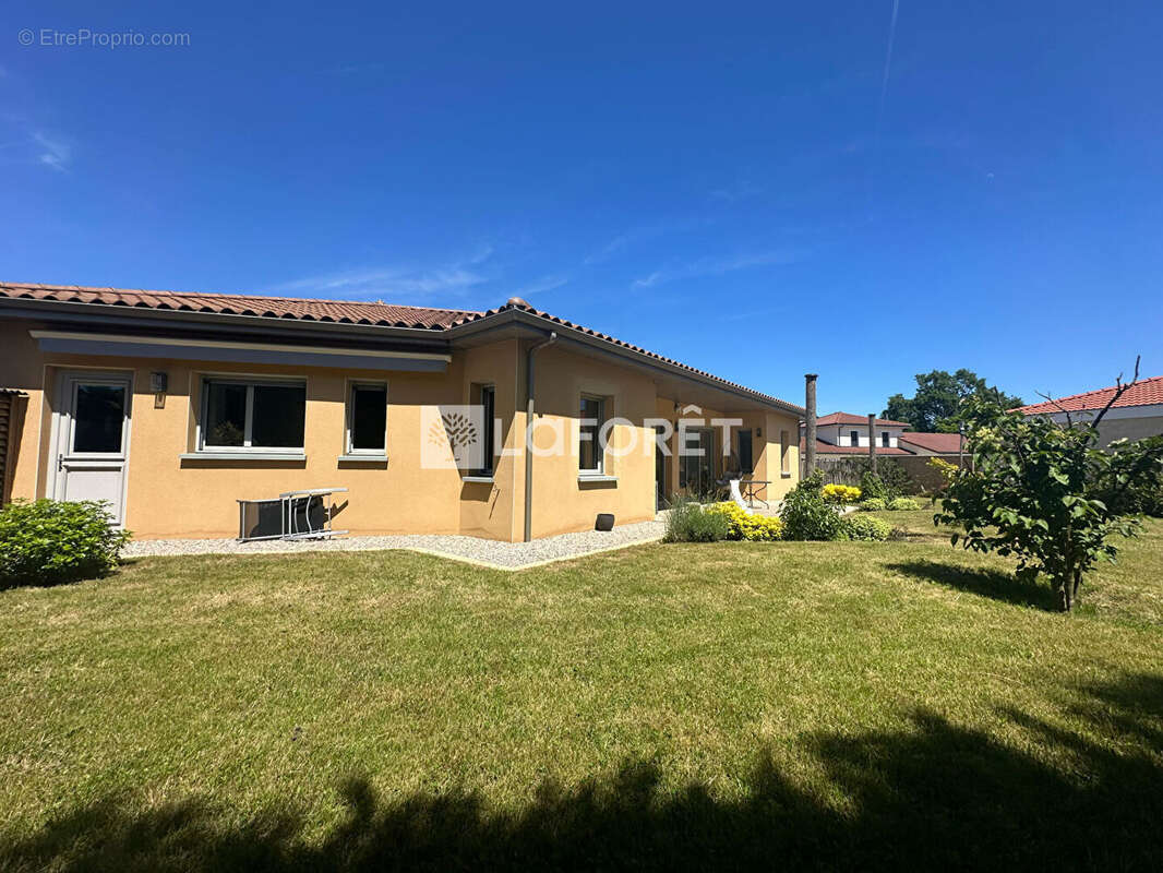 Maison à CHATILLON-SUR-CHALARONNE