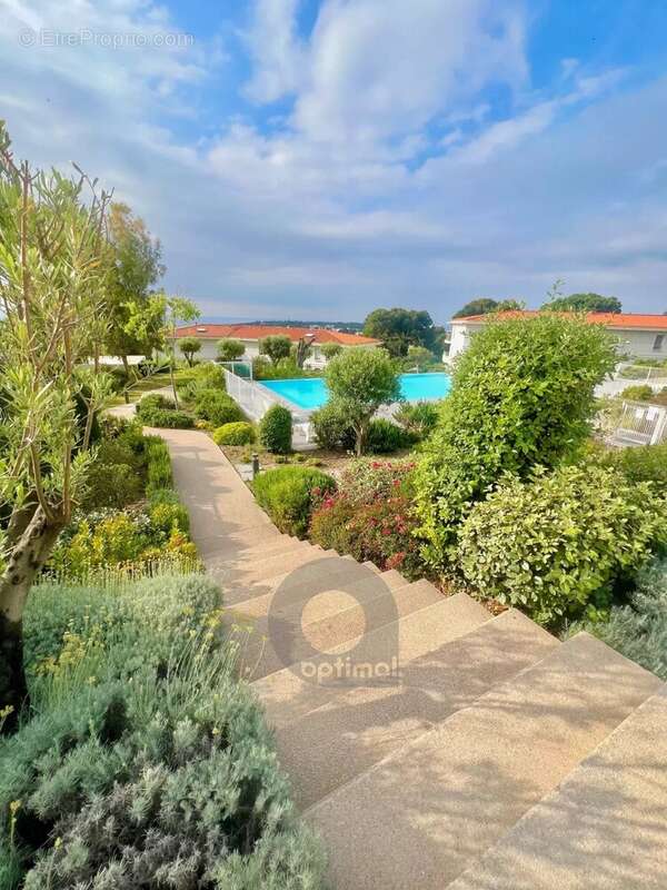 Appartement à ROQUEBRUNE-CAP-MARTIN