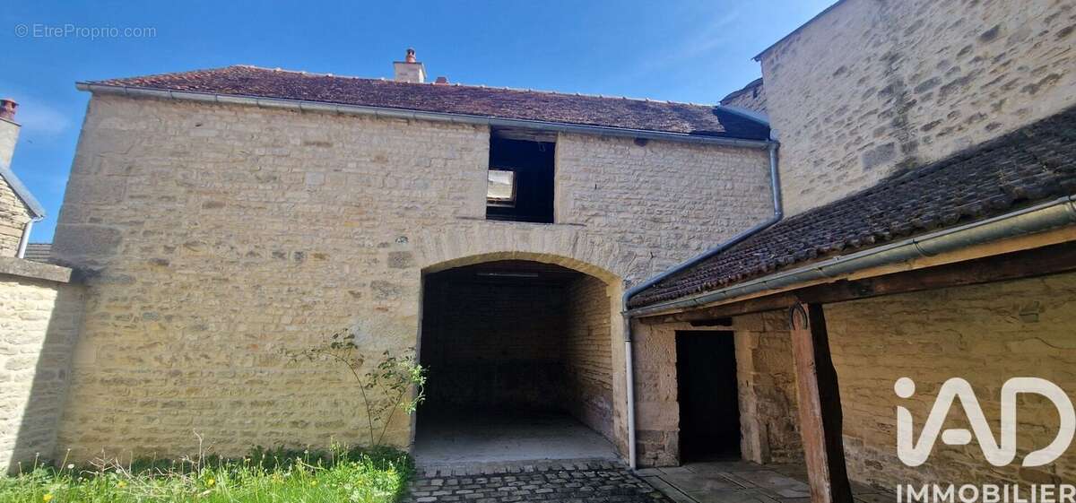Maison 103 m² à Lezinnes  - photo 4