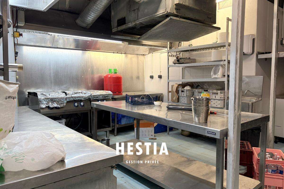 Castellane – murs commerciaux de 135 m² – fort potentiel pour restauration ou activité événementielle - photo 6