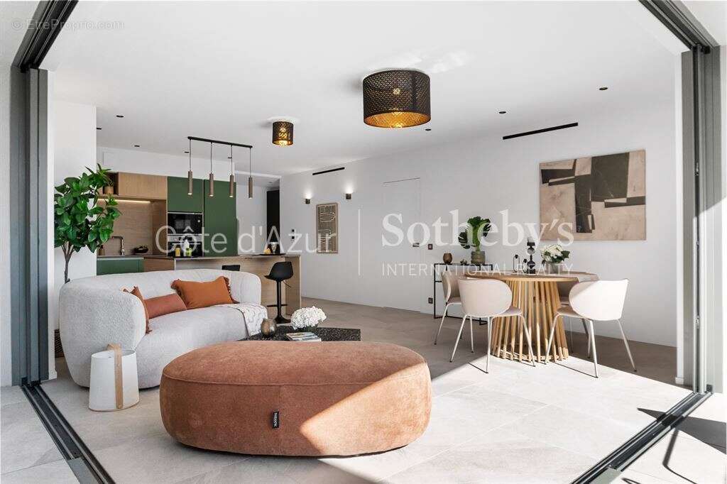 Appartement à MANDELIEU-LA-NAPOULE