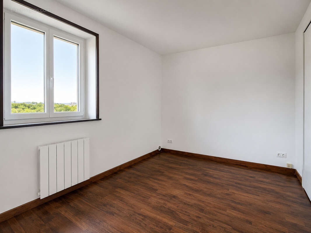 Appartement à CHARBONNIERES-LES-BAINS