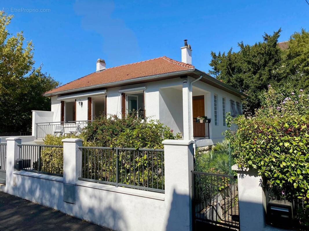 Maison à LE PERREUX-SUR-MARNE