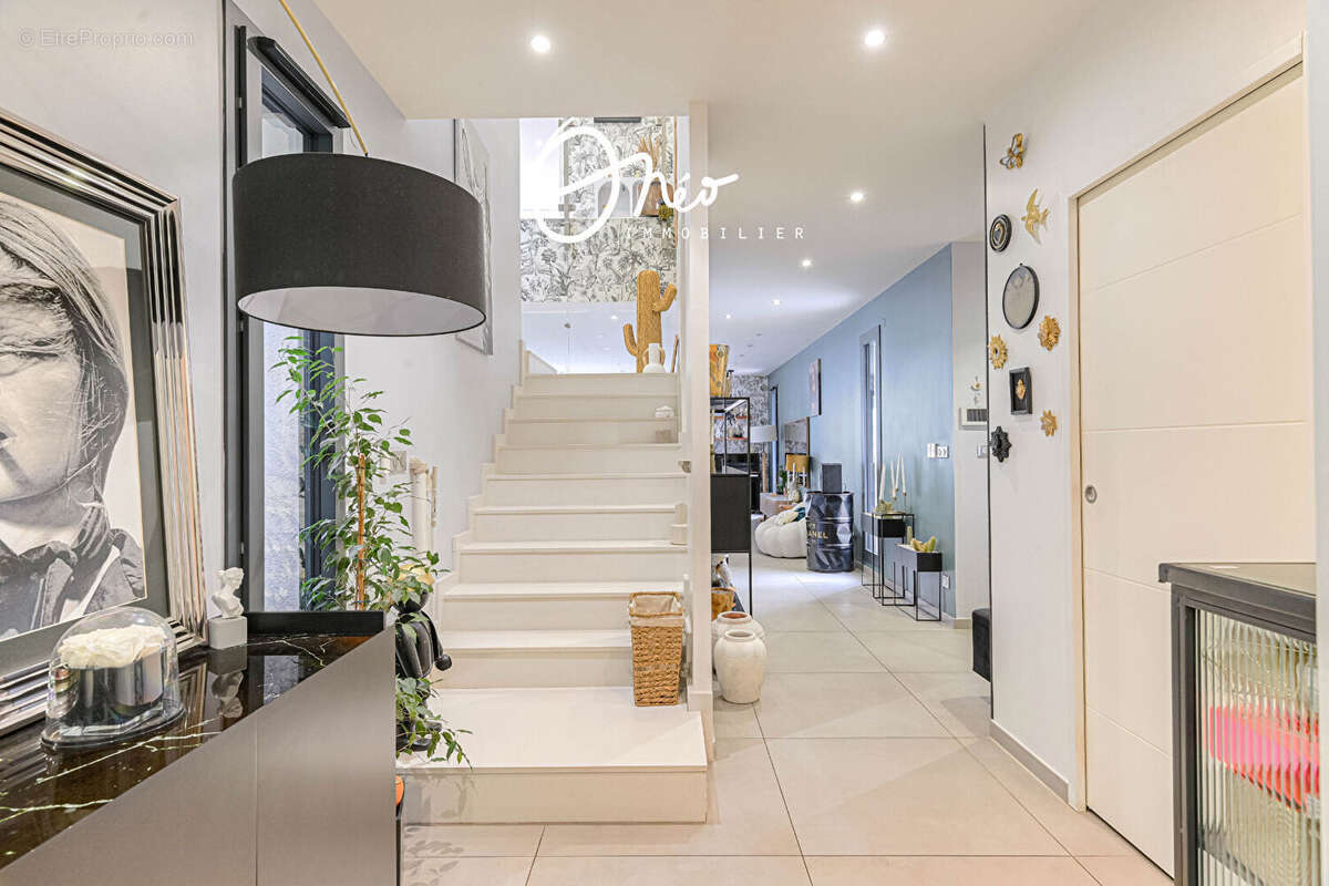 Coeur village - Villa contemporaine de 282 m2 - photo 7
