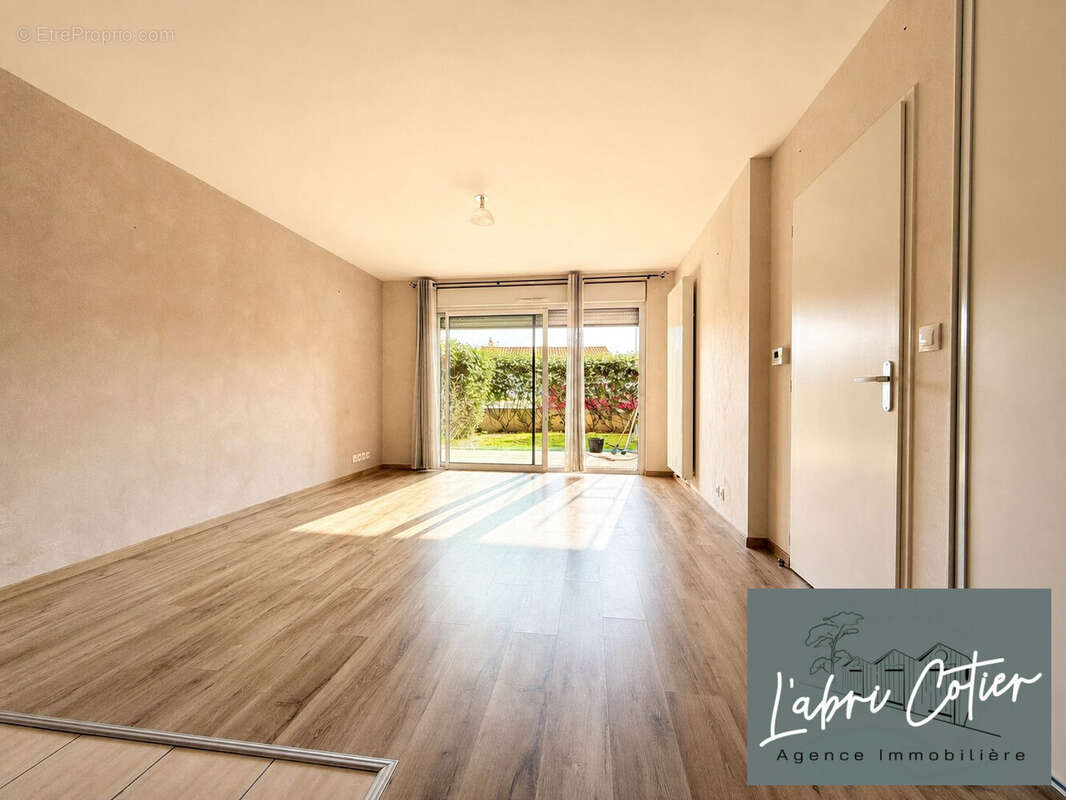 Pièce de vie - Appartement à SAINT-HILAIRE-DE-RIEZ