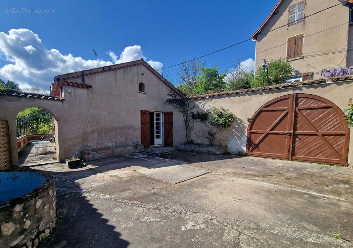 Maison à RENAISON