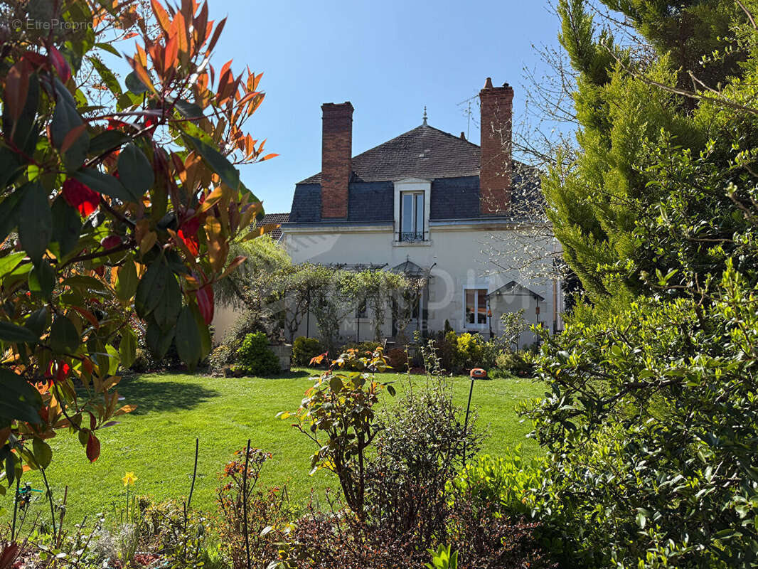 Maison à COSNE-COURS-SUR-LOIRE