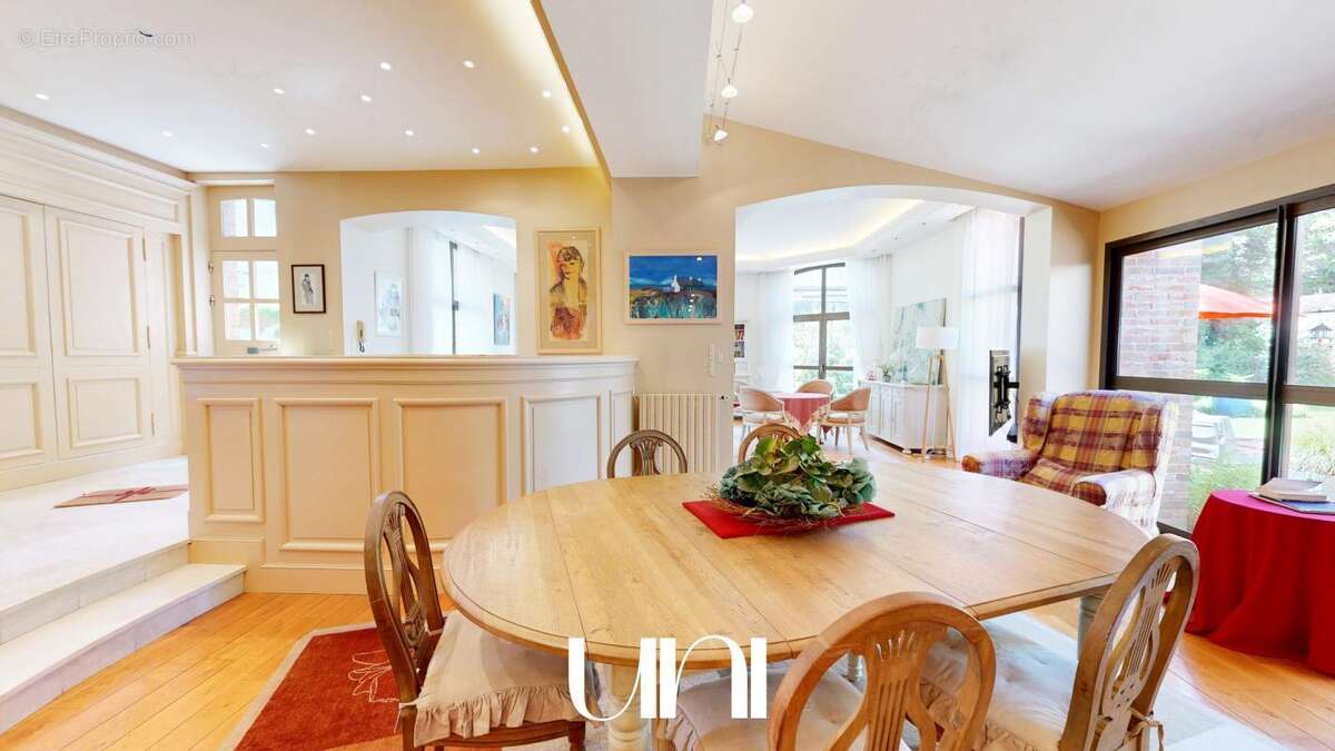 Maison 6 pièces de 350 m2  - CAEN - photo 8