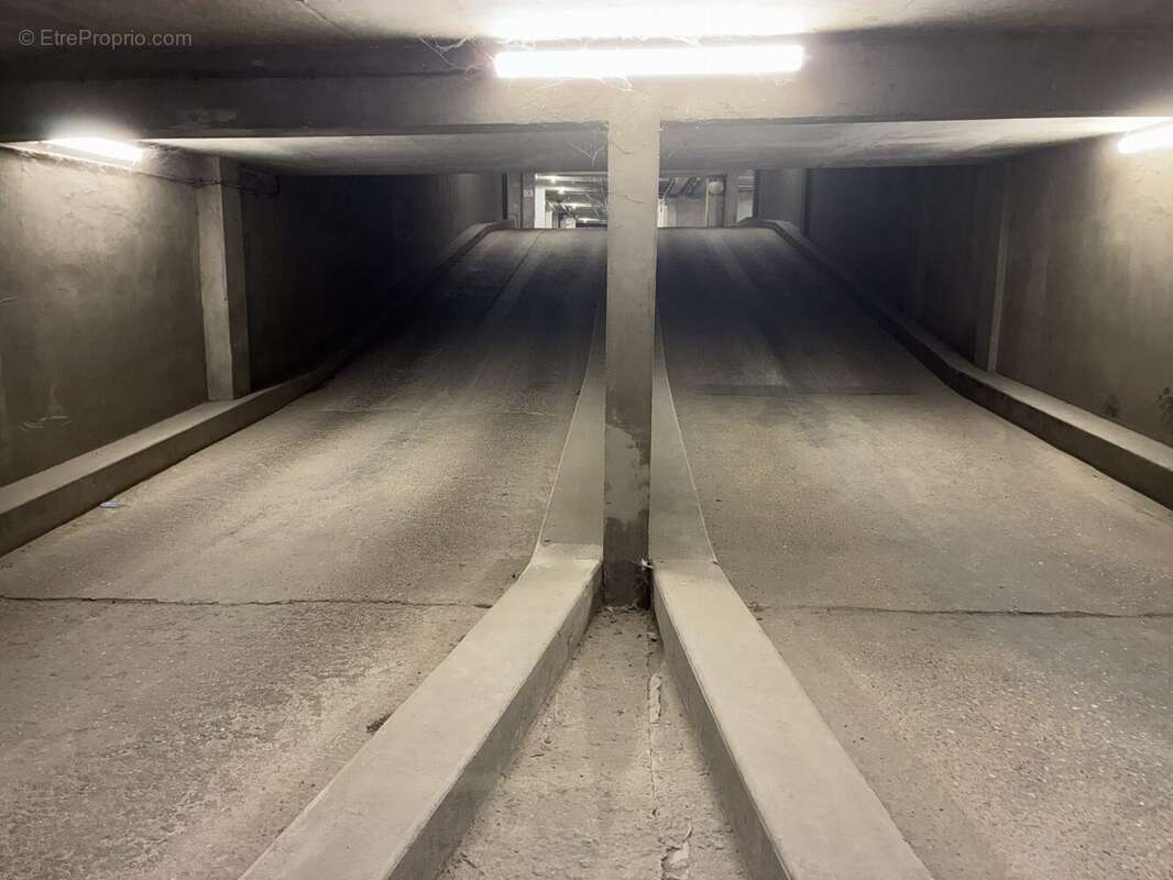 Parking 12 m² à Vincennes  - photo 3