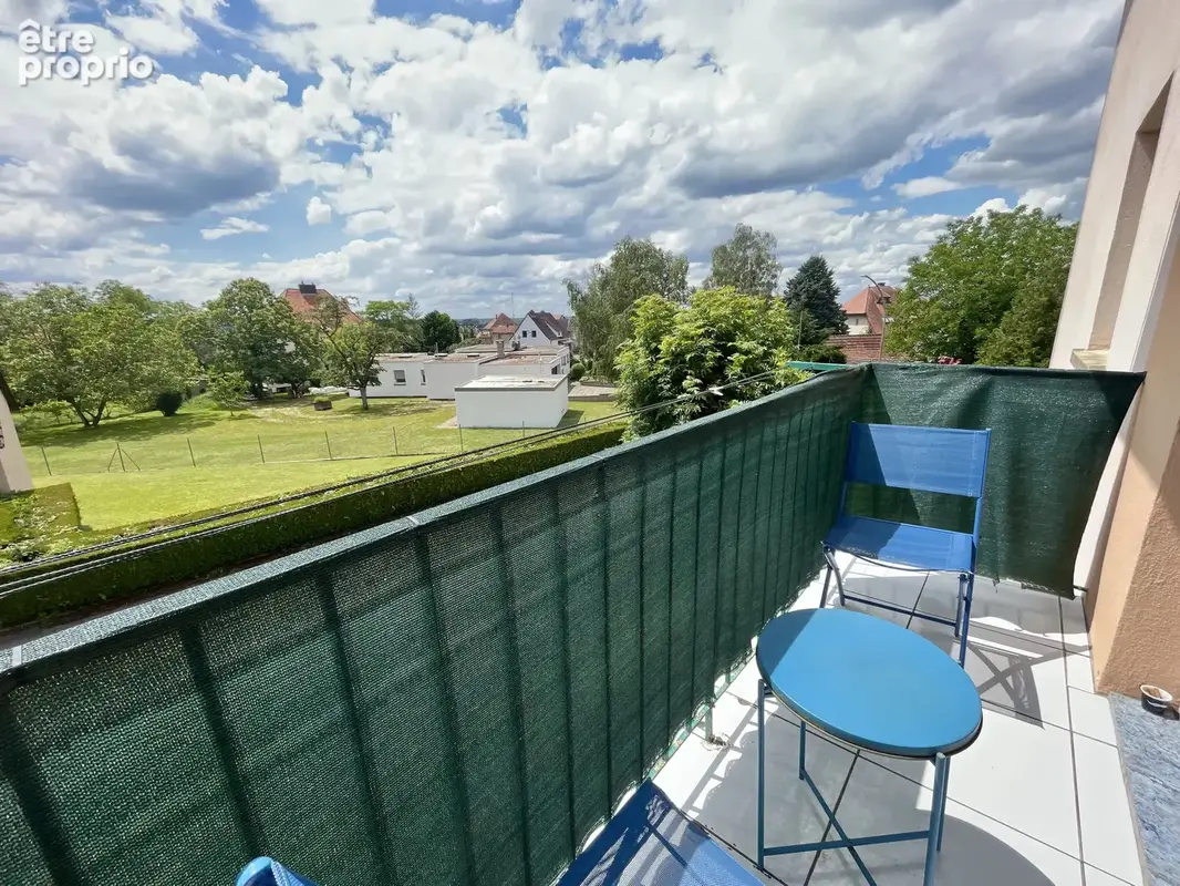 Appartement - 70 m² - F3 - 2 balcons - photo 3