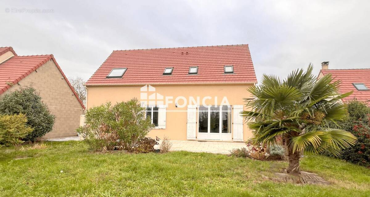 Maison à SERVILLE