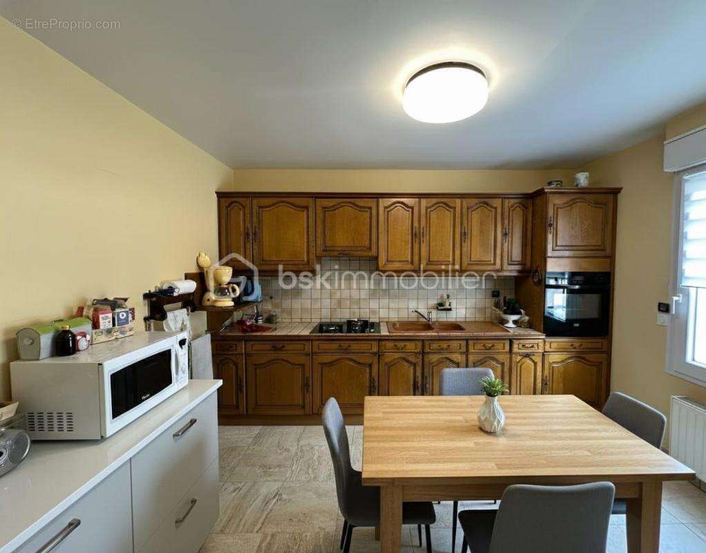 Maison à SAINT-HILAIRE-DU-HARCOUET