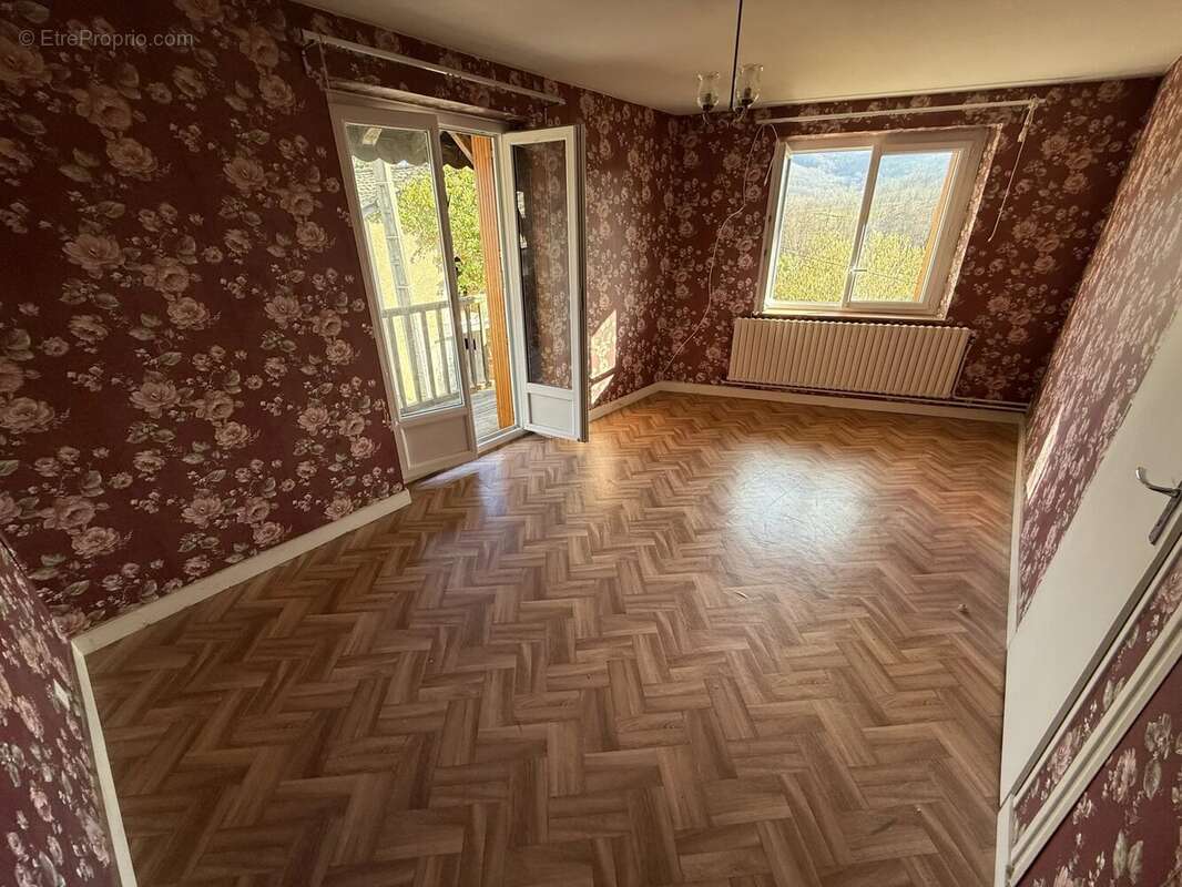 Appartement à JULIENAS