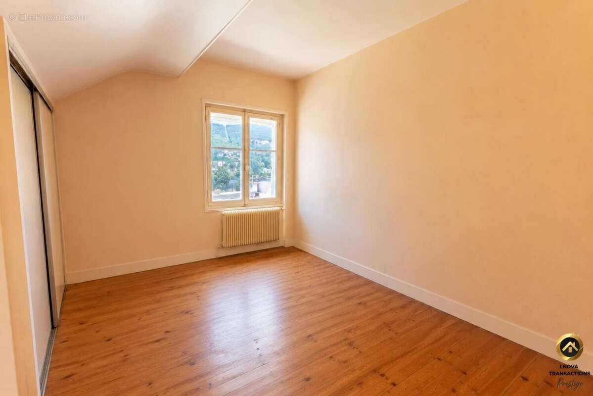 Maison 6 pièces de 150 m² en bord de Saône avec dépendance - photo 10