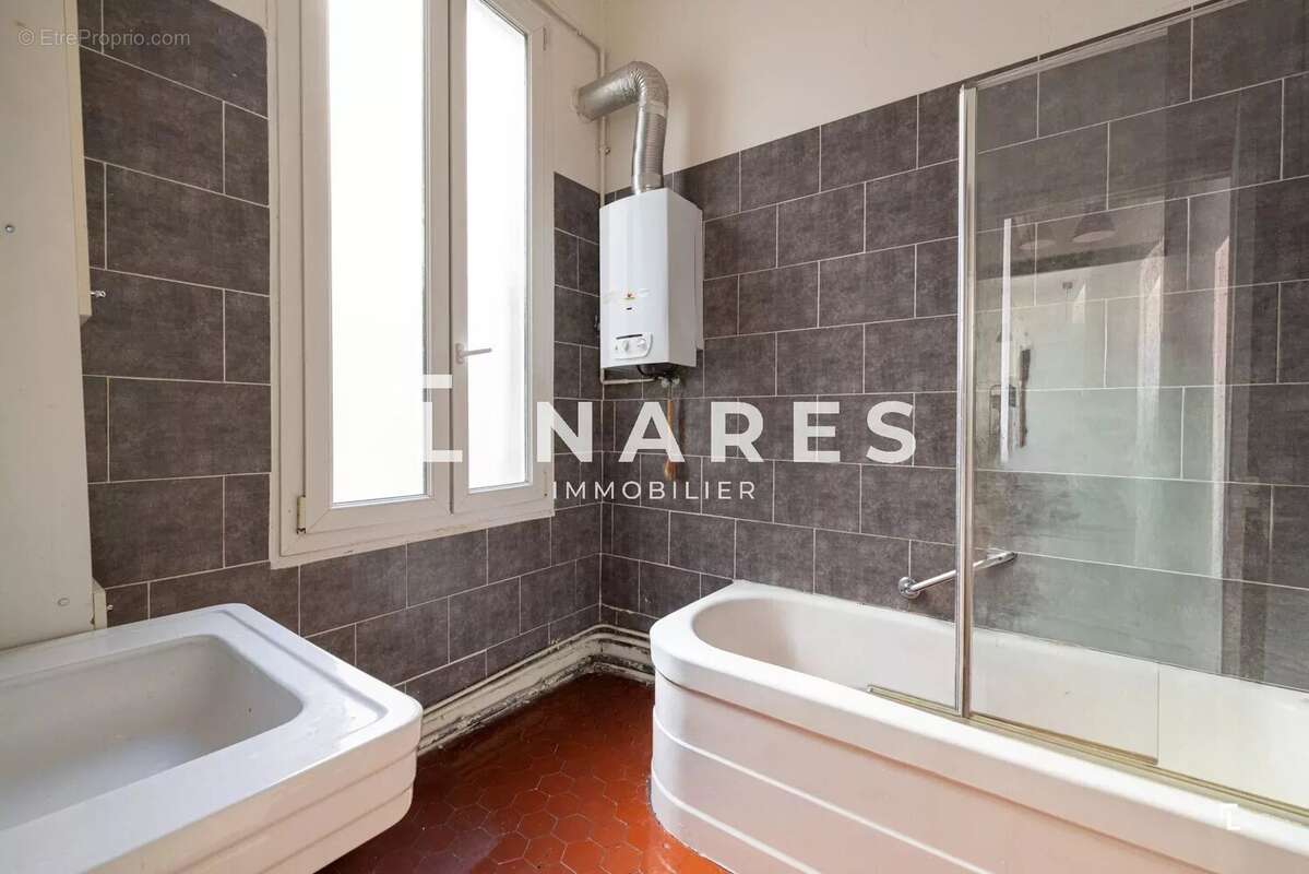 Appartement à MARSEILLE-1E