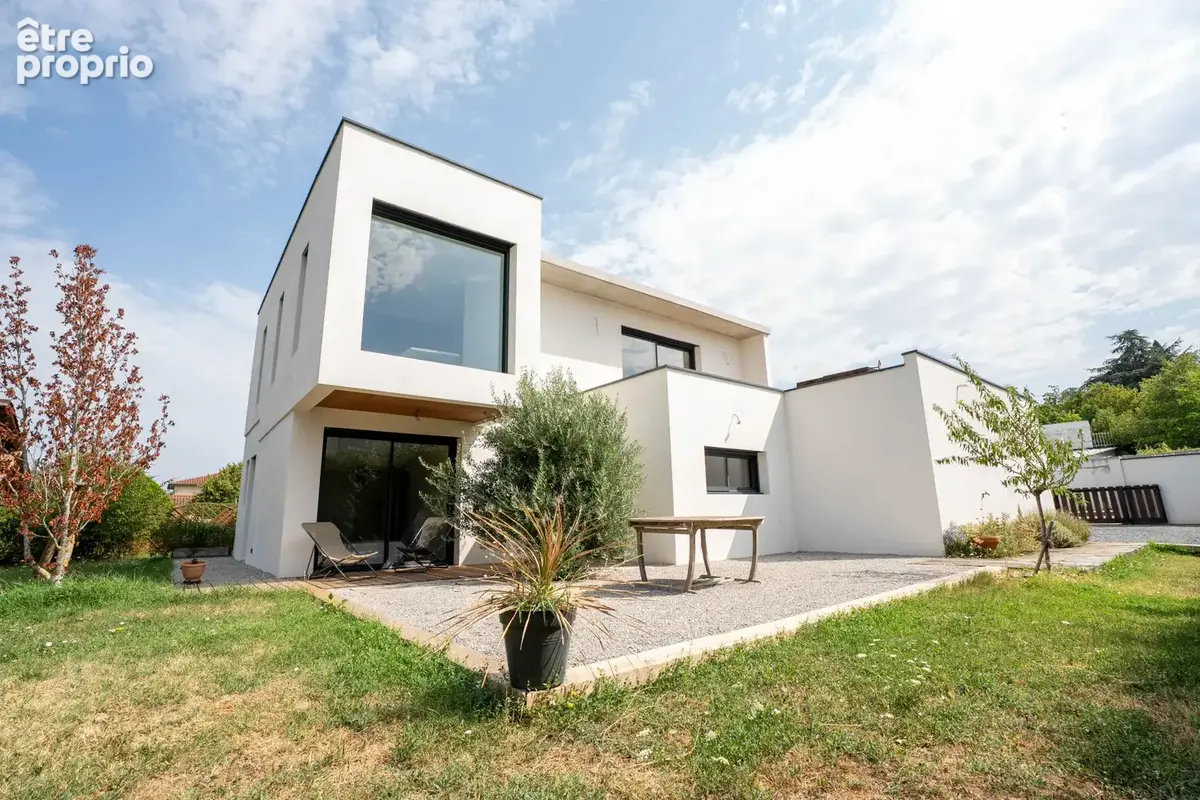 Maison à SAINT-GENIS-LAVAL