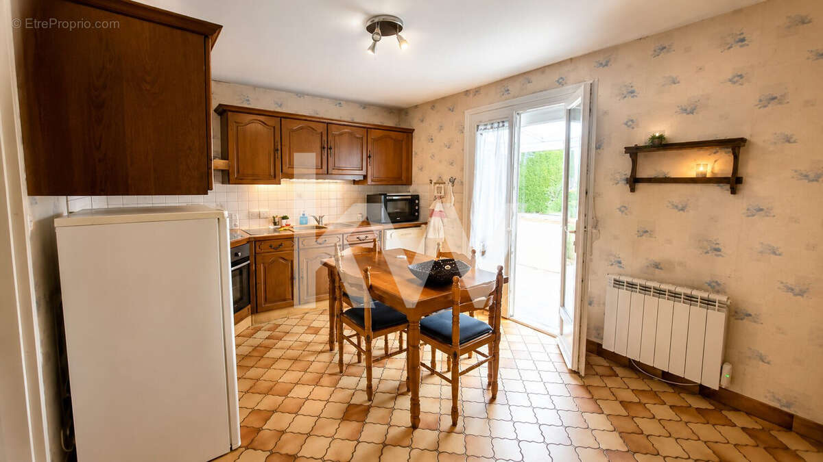 Maison 89 m² à Checy  - photo 4