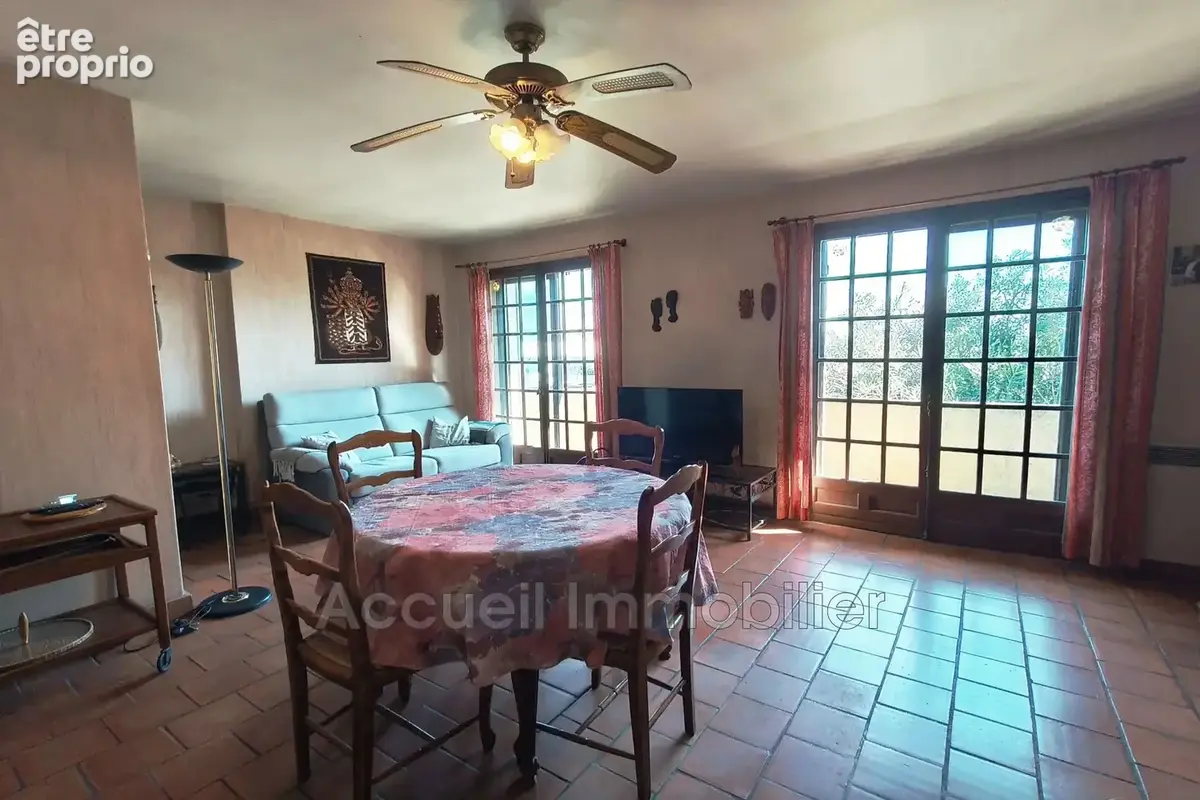 Maison 5 pièces 250 m² à vendre à Le Grau-Du-Roi (30240) - photo 2