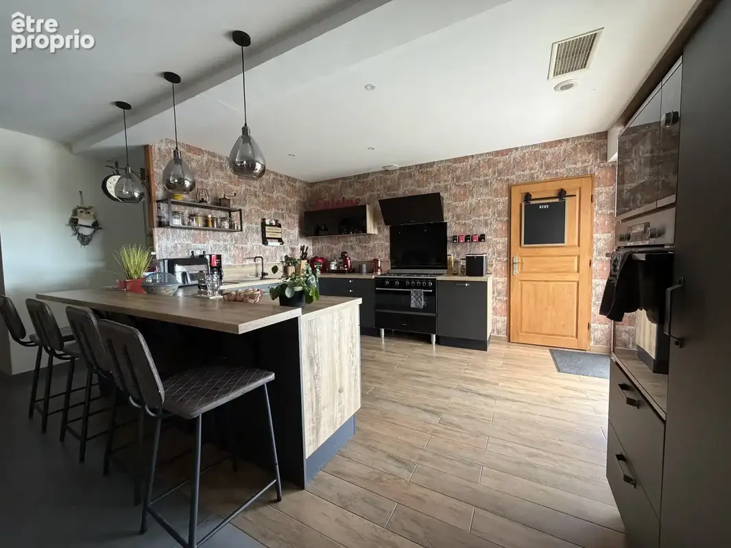 Entre AIZENAY et CHALLANS, longère rénovée,4 chambres sur 16 000 m2 de terrain - photo 9