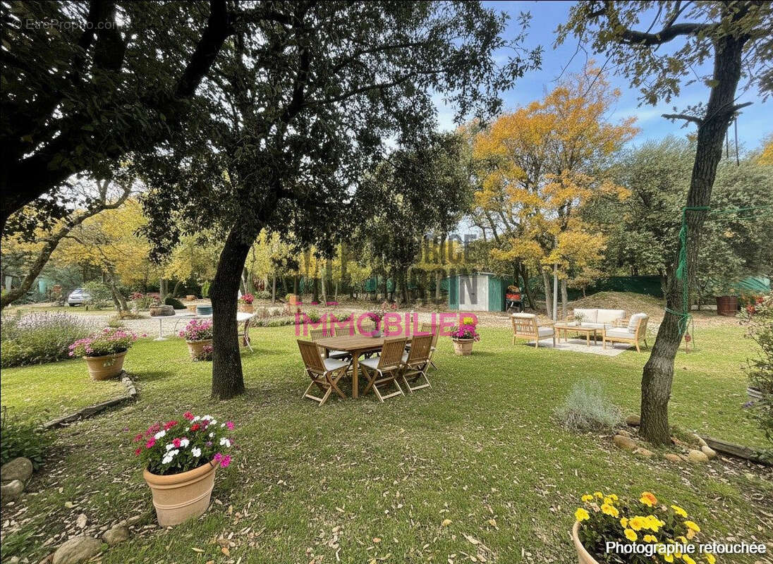 Terrain à CAUMONT-SUR-DURANCE