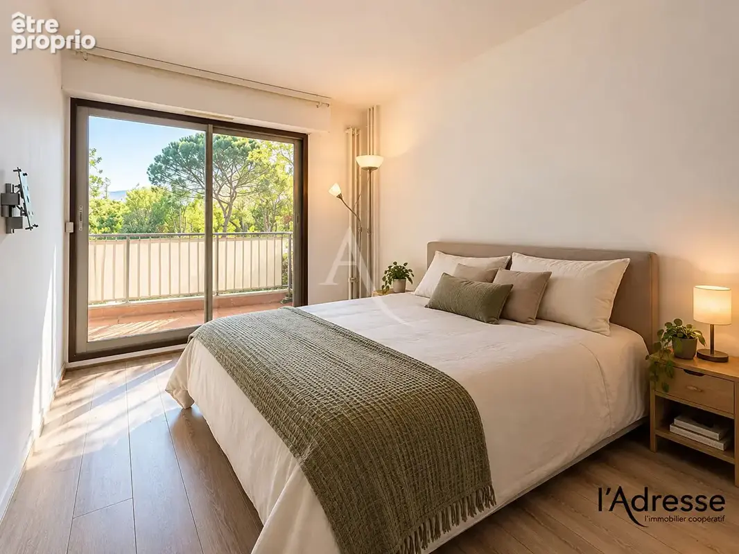 SECTEUR RECHERCHE! Beau 2 pièces de 44m² avec parking et Cave Plage et commerces à pied ! - photo 2