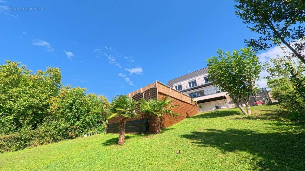 Maison à CHENNEVIERES-SUR-MARNE