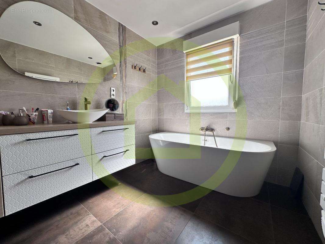 Maison à CONFLANS-EN-JARNISY