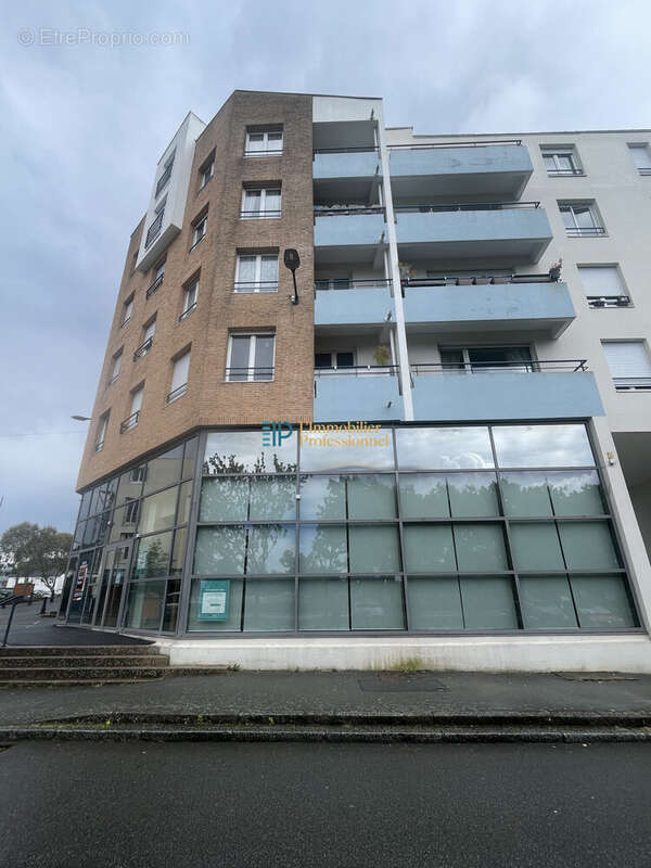 Commerce à LANESTER