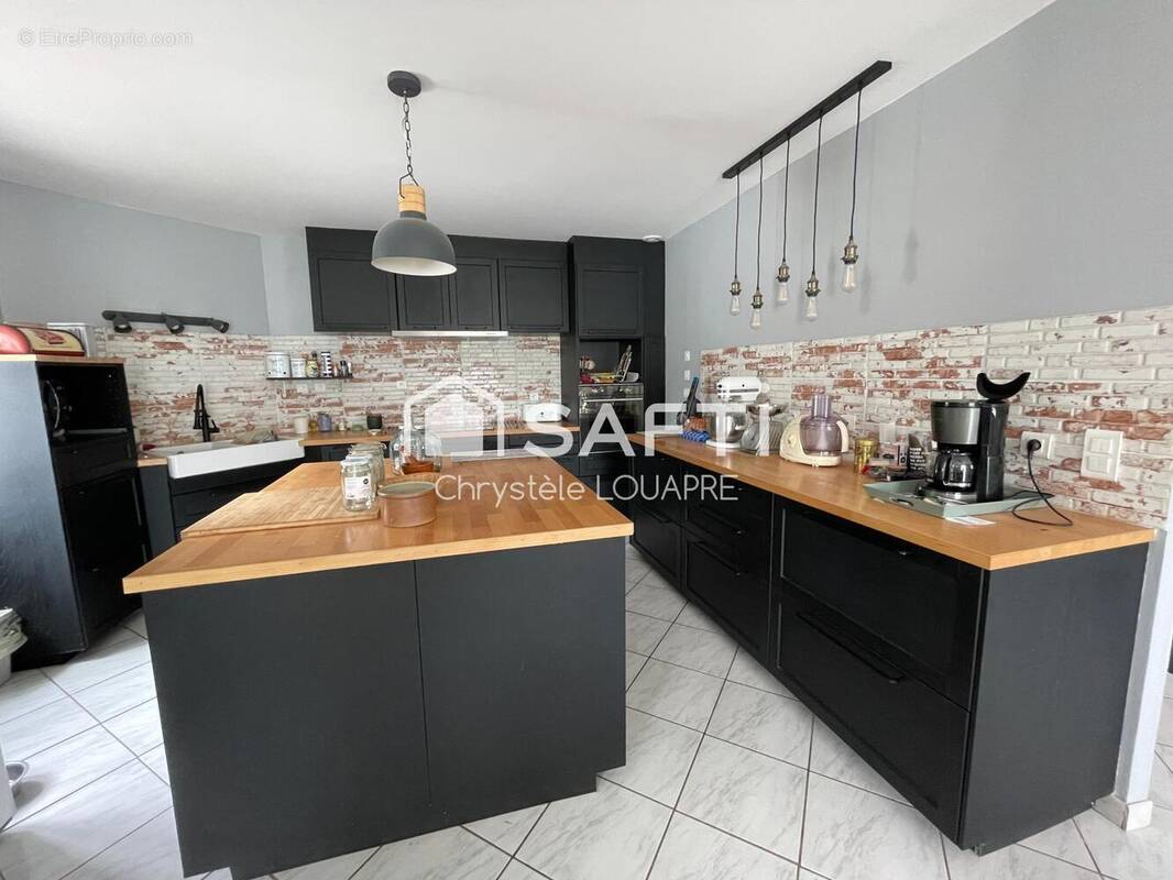 Photo 1 - Maison à LA BROUSSE